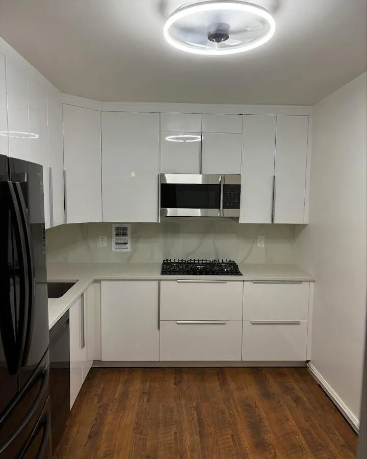 Renovated kitchen with quartz countertops in Comstock